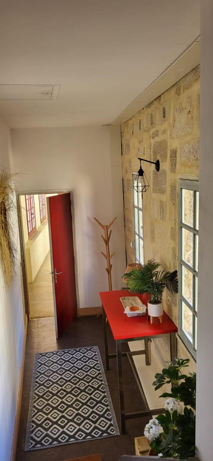 Uzes, Au Coeur Du Centre Medieval La Boussole D'Uzes, Appartement De Caractere Du XVII -Eme Siecle Extérieur photo