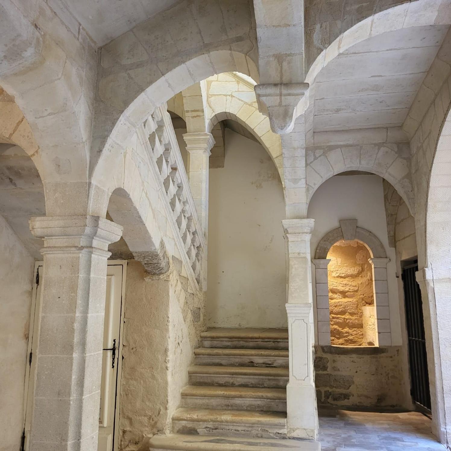 Uzes, Au Coeur Du Centre Medieval La Boussole D'Uzes, Appartement De Caractere Du XVII -Eme Siecle Extérieur photo